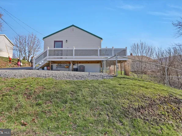 2230 Hillside Aly, Tyrone, PA 16686
