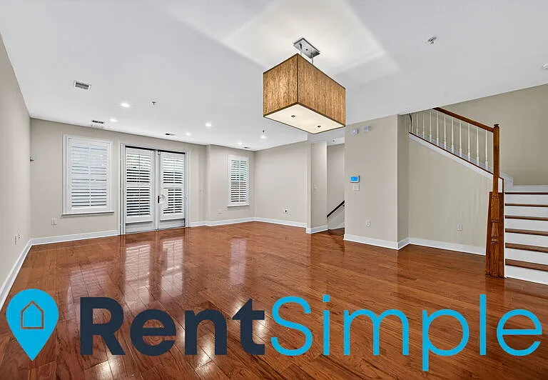 1418 N Rhodes #B110 — Photo 18