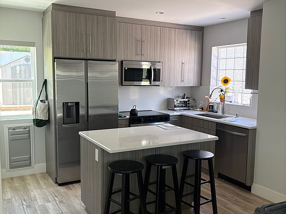4th image of 5763 Ostin Ave