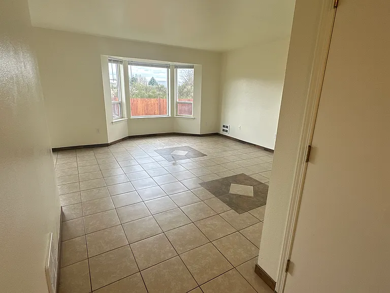 16124 Prairie Heights St SE — Photo 9