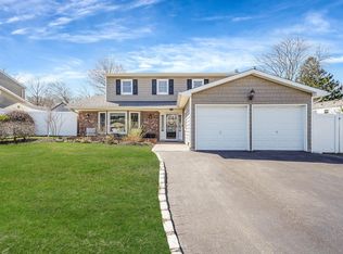 6 Lowery Ave, Lake Grove, NY 11755
