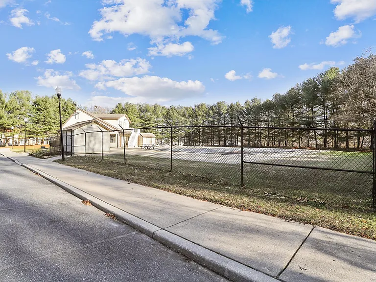 3594 Half Moon Gln — Photo 35