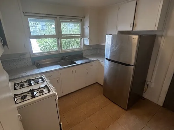 702 University Ave APT 1, Honolulu, HI 96826