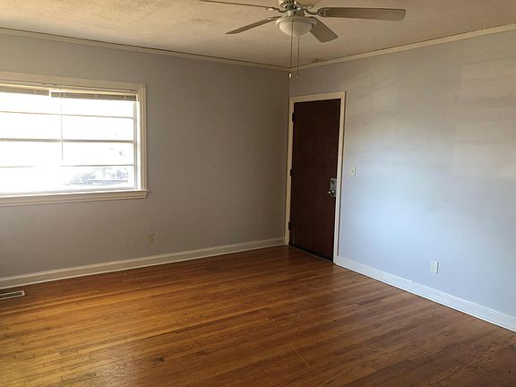 4th image of 209 Carlton Ter #211