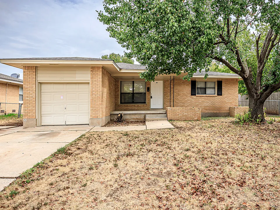 205 NW 40th St