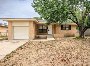 205 NW 40th St, Lawton, OK 73505