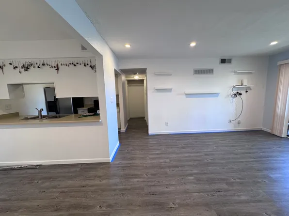 579 Wright St APT 203, Lakewood, CO 80228