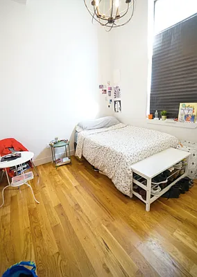 Rented by Manhattan Management LLC | media 45