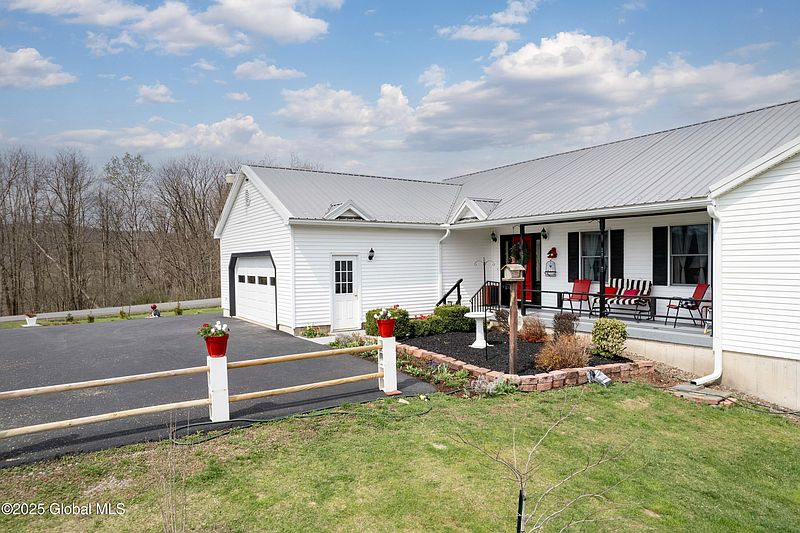 4th image of 238 W Hill Road