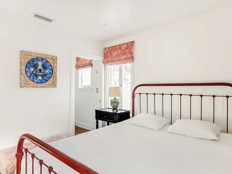 1711 Linden Ave — Photo 16
