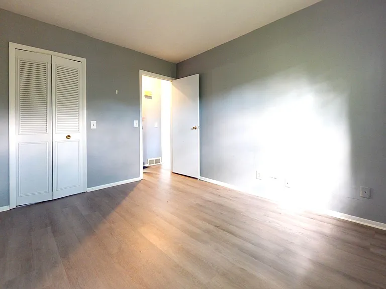 104 Brookwood Way N — Photo 8