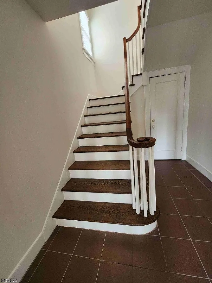 2 bed, 2.0 bath, 1570 sqft, $3,400 — Photo 2