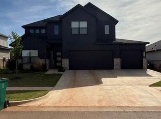 15204 Bedford Rd, Edmond, OK 73013