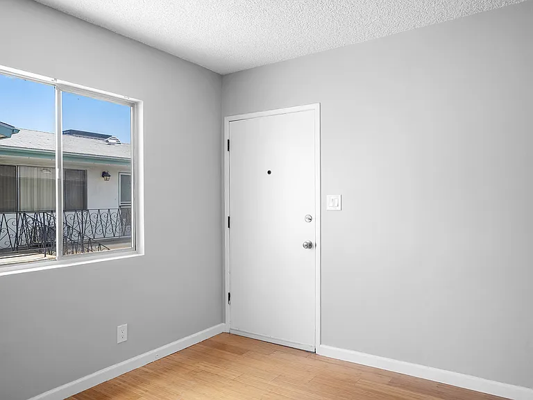 351 Salem St #7 — Photo 3