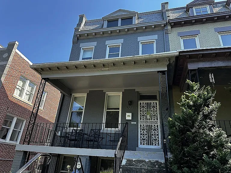1223 F St NE — Photo 1