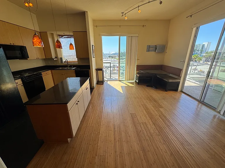 488 E Ocean Blvd #417 — Photo 44