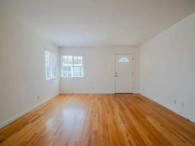 2159 Orange Ave — Photo 4