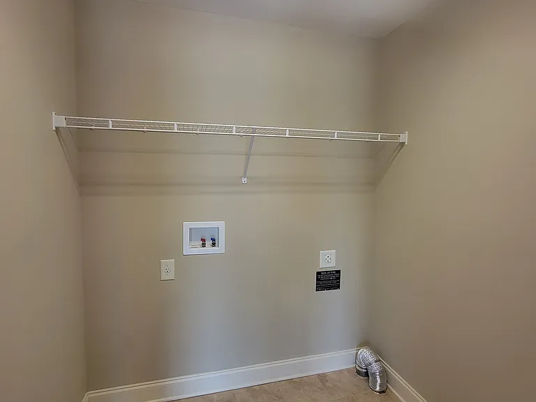 652 Grays Pointe Ct — Photo 14