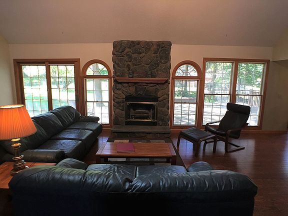 5th image of 3895 Bradford Square Dr