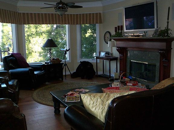 Family Room w/lakeview