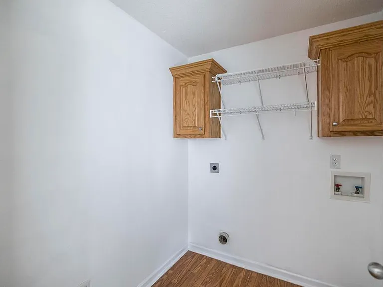 205 Wembley Dr — Photo 19