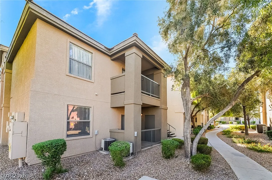 1 bed, 1.0 bath, 690 sqft, $1,145 — Photo 2