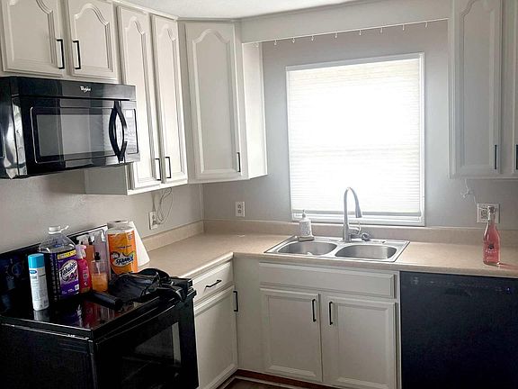 3rd image of 214 W Wharton Dr