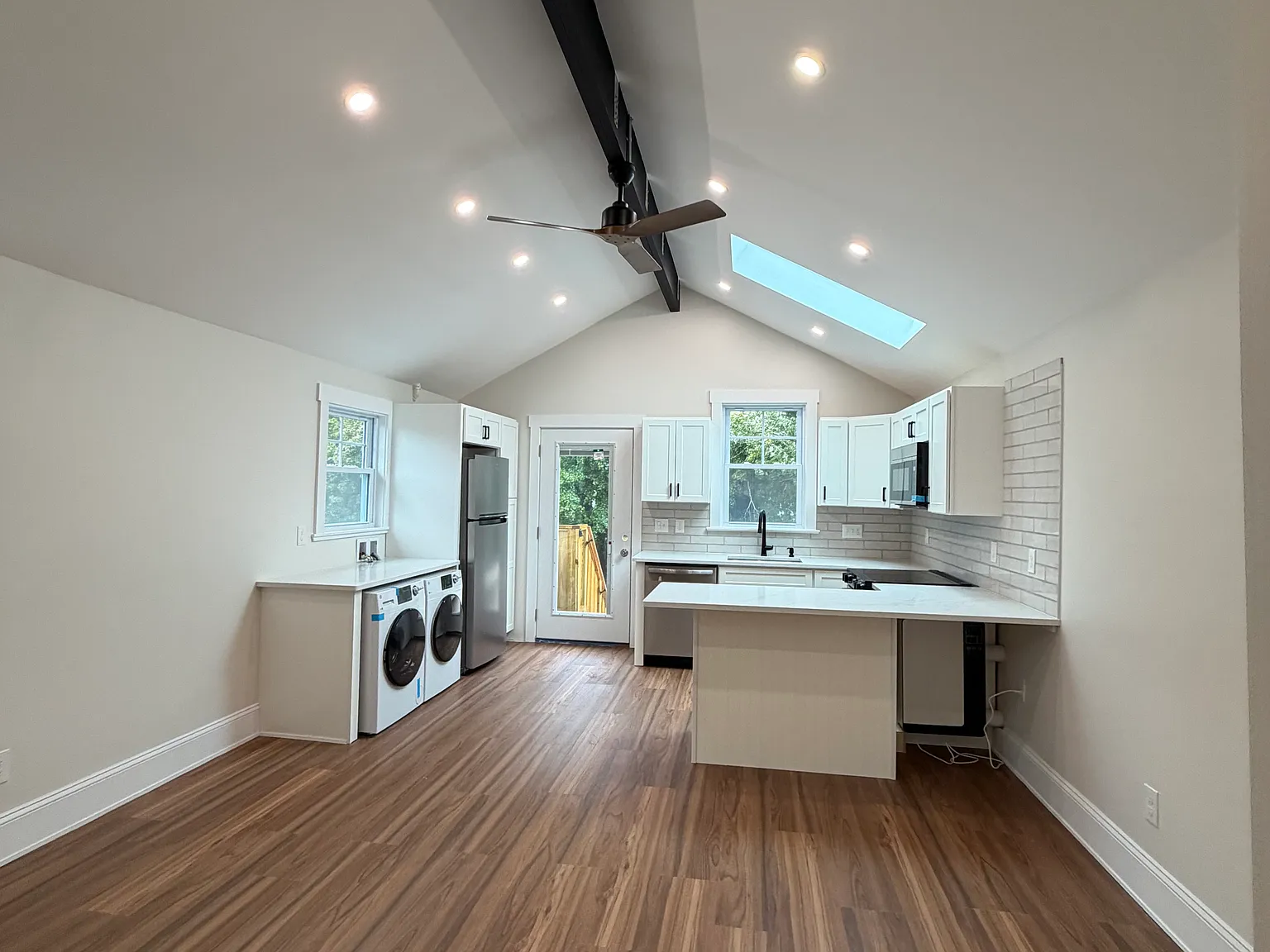 2 bed, $2,700 — Photo 3