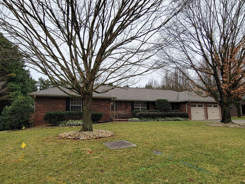 1st image of 1806 Westcliff Dr