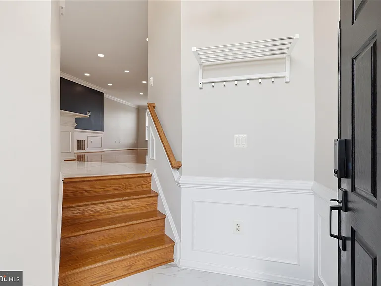 812 Sydney Ter NE — Photo 7