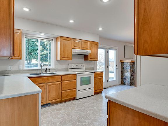 4th image of 3745 W Eaglerock Dr