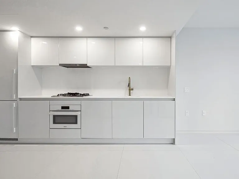 1033 Nelson St #1605 — Photo 2