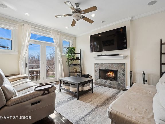 2nd image of 4016 N California Ave #3