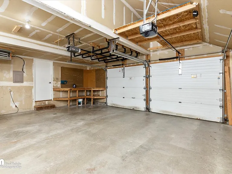 1831 Commodore Dr — Photo 18