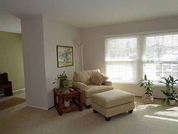 5th image of 851 Dartmouth Ct