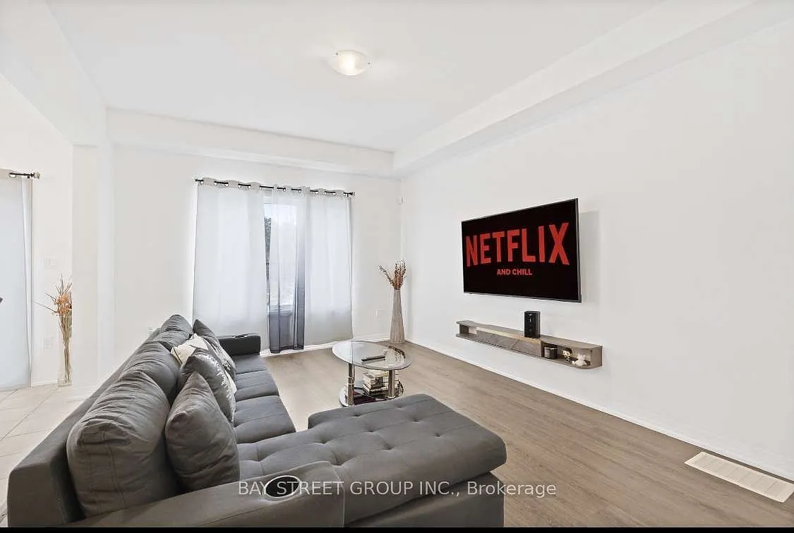 4 bed, $3,100 — Photo 2