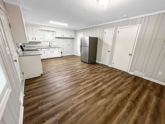 4th image of 5120 Dogwood Pl