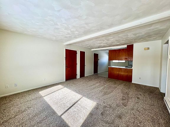 5th image of 405-409 E Woodlawn Ave #405-3