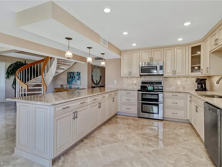 4041 Gulf Shore Blvd N #308 — Photo 11