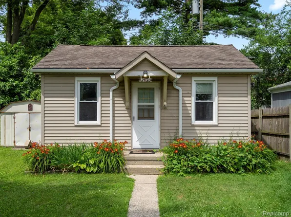 27125 Hampden St, Madison Heights, MI 48071