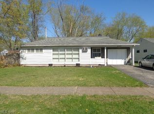 6513 Kenbridge Rd, Parma Heights, OH 44130