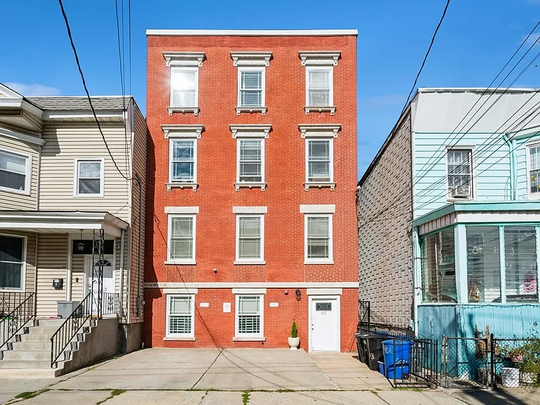 165 Webster Ave #1 — Photo 30