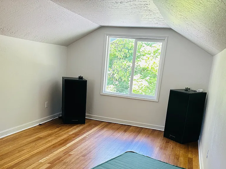 7822 N Wabash Ave — Photo 14