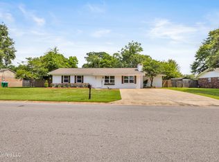 302 Brumbaugh Rd, Ocean Springs, MS 39564