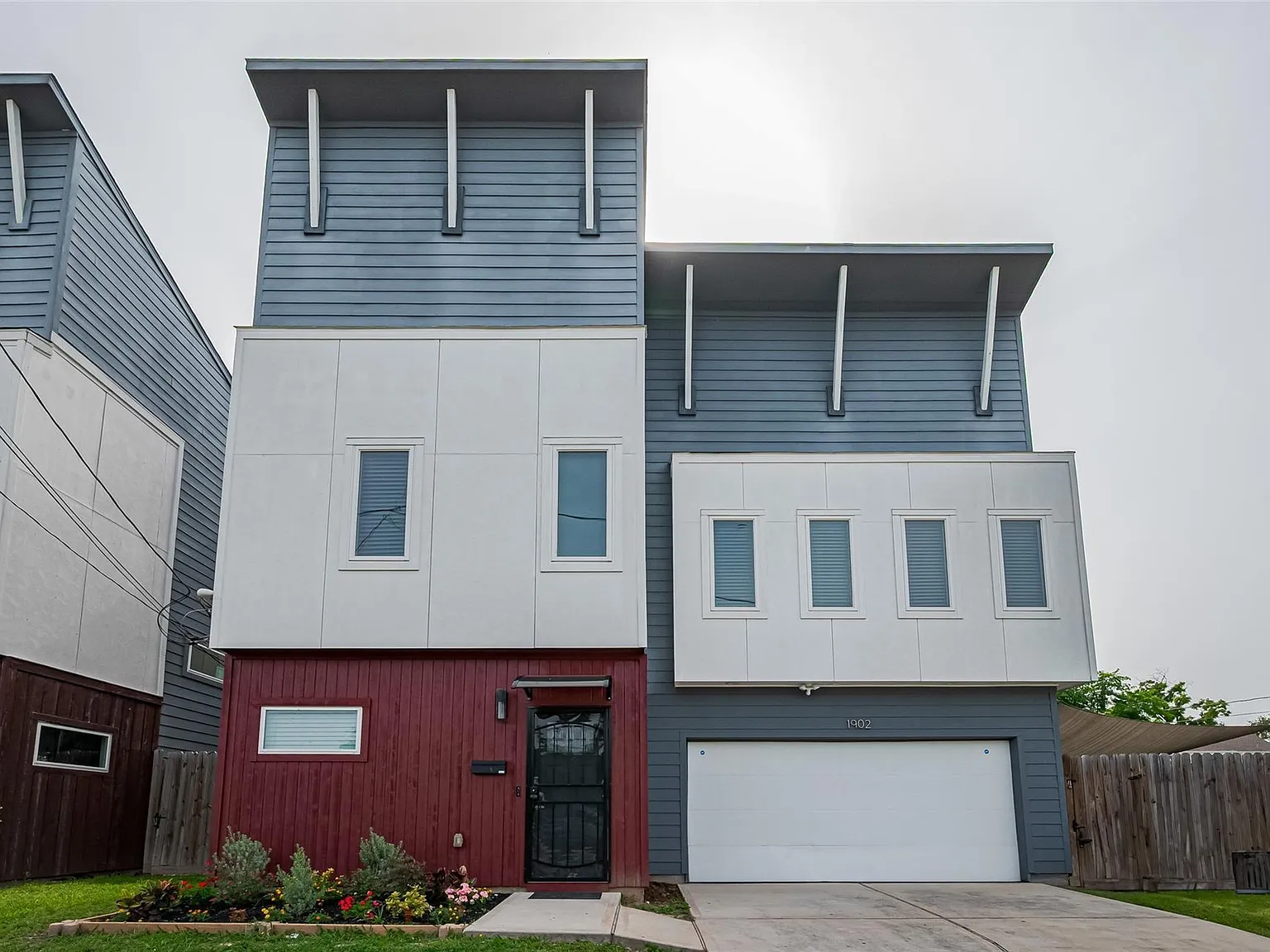 3 bed, 2.5 bath, 1910 sqft, $3,200 — Photo 3