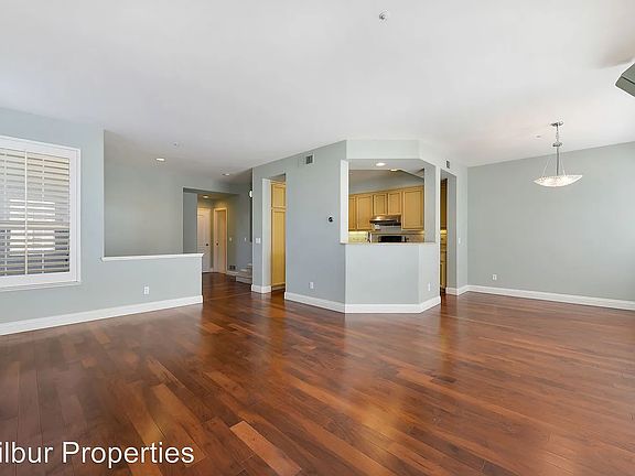 4th image of 531 Shoal Cir