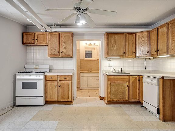 4th image of 3044 James Ave S Unit 5