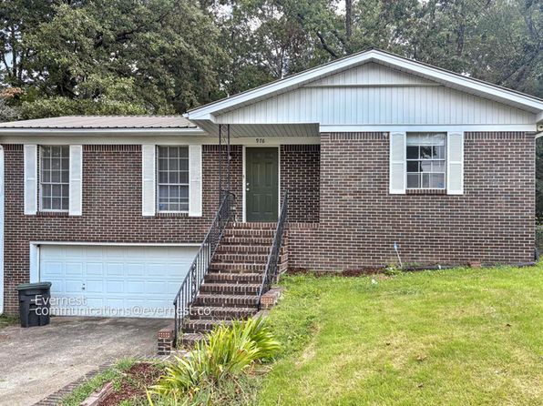 976 Ridgewood Cir