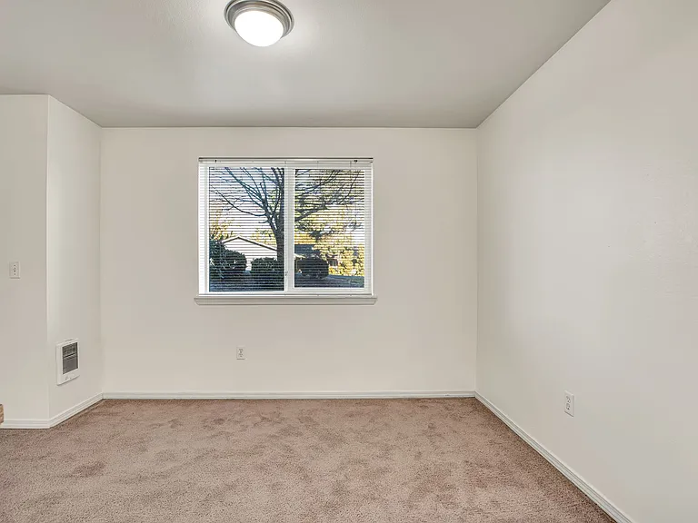 #271 CHELSEA COURT APTS — Photo 52