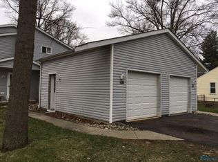 7017 Washington Dr, Holland, OH